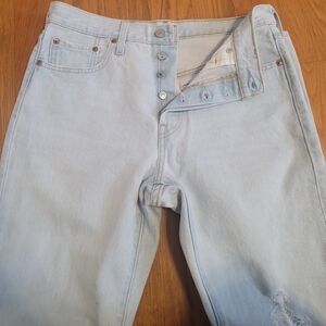 Levis 501® Skinny Jeans in destructed light blue